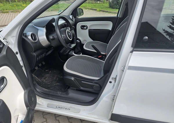 Renault Twingo cena 30900 przebieg: 28050, rok produkcji 2018 z Ćmielów małe 92